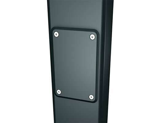 PREFA firkantrør med rengjøringsåpning, tilgjengelig i størrelsene 80 og 100 mm, muliggjør enkel vedlikehold og rengjøring av takavløpssystemer. Den integrerte rengjøringsåpningen sørger for enkel tilgang og letter fjerning av avleiringer.