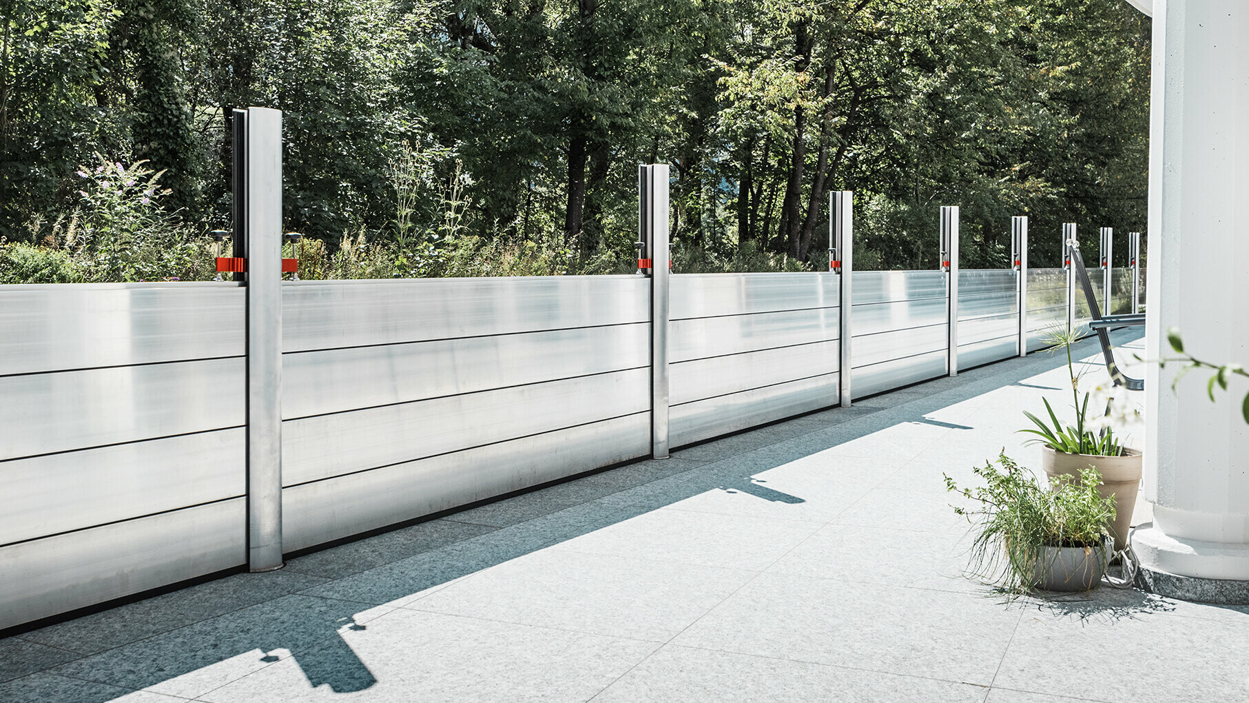 Flomsikring fra PREFA beskytter området mot oversvømmelser