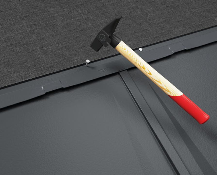 PREFA takpanel R.16 monteres direkte gjennom limlisten på den massive forskalingen.