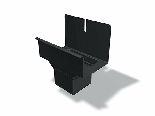 PREFA tappestykke for firkantrør, tilgjengelig i størrelsene 80/250, 80/333, 100/333 og 100/400 mm, brukes til effektiv oppsamling og avledning av regnvann i takavløpssystemer.